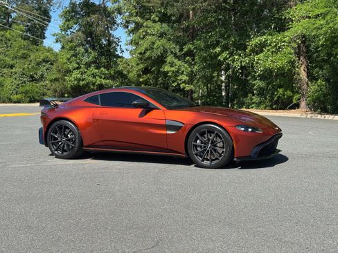 Used 2020 Aston Martin V8 Vantage Coupe RWD image 15