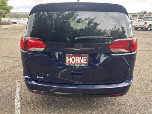 Used 2018 Chrysler Pacifica Touring-L Plus FWD image 6