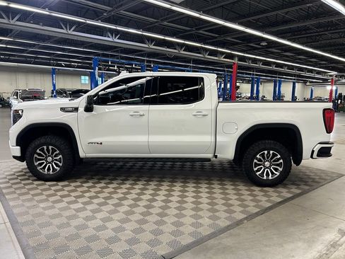 Used 2023 GMC Sierra 1500 AT4 w/ AT4 Premium Package AWD/4WD image 4