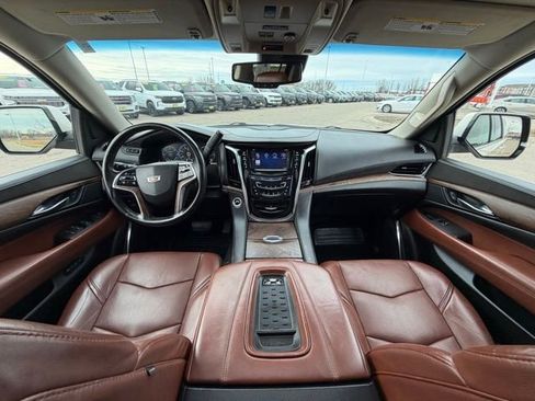 Used 2015 Cadillac Escalade ESV Premium image 23