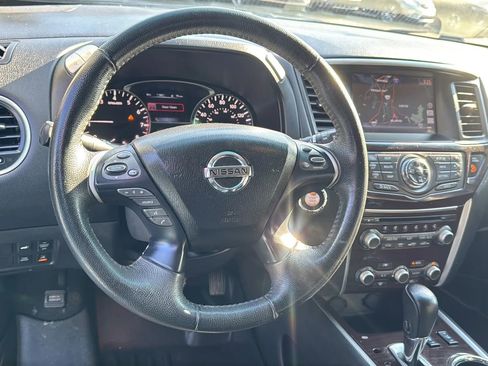 Used 2015 Nissan Pathfinder SL w/ SL Tech Package image 9