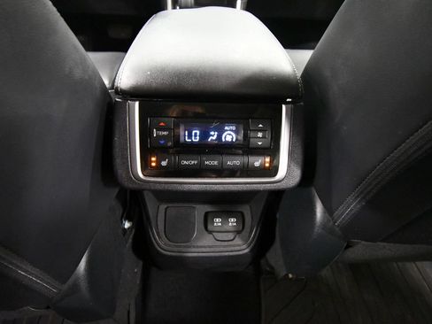 Used 2019 Subaru Ascent Limited w/ Popular Package #2A AWD/4WD image 17