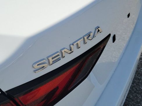Certified 2022 Nissan Sentra SV FWD image 6