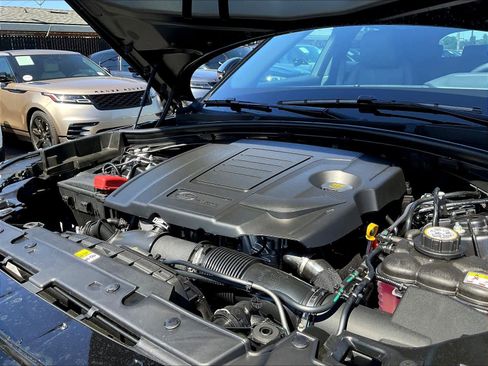 New 2026 Land Rover Range Rover Velar Dynamic SE AWD/4WD image 32