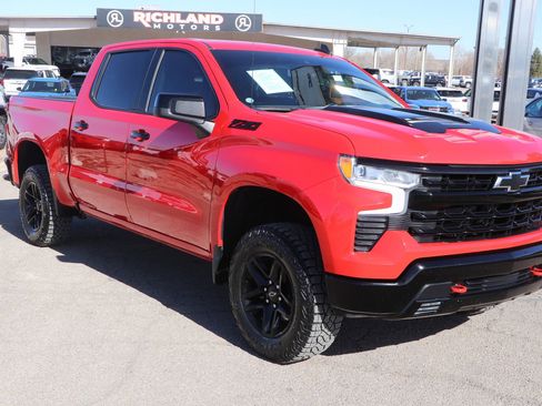 Used 2024 Chevrolet Silverado 1500 LT Trail Boss w/ Convenience Package II image 1