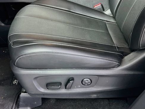 Used 2025 INFINITI QX60 Luxe w/ Cargo Package FWD image 11