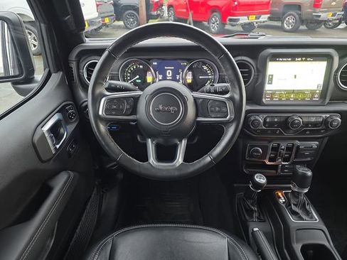 Used 2022 Jeep Wrangler Unlimited Sahara w/ Cold Weather Group image 20