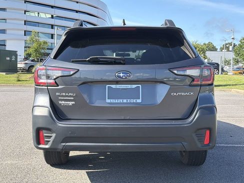 Used 2022 Subaru Outback Premium AWD/4WD image 4