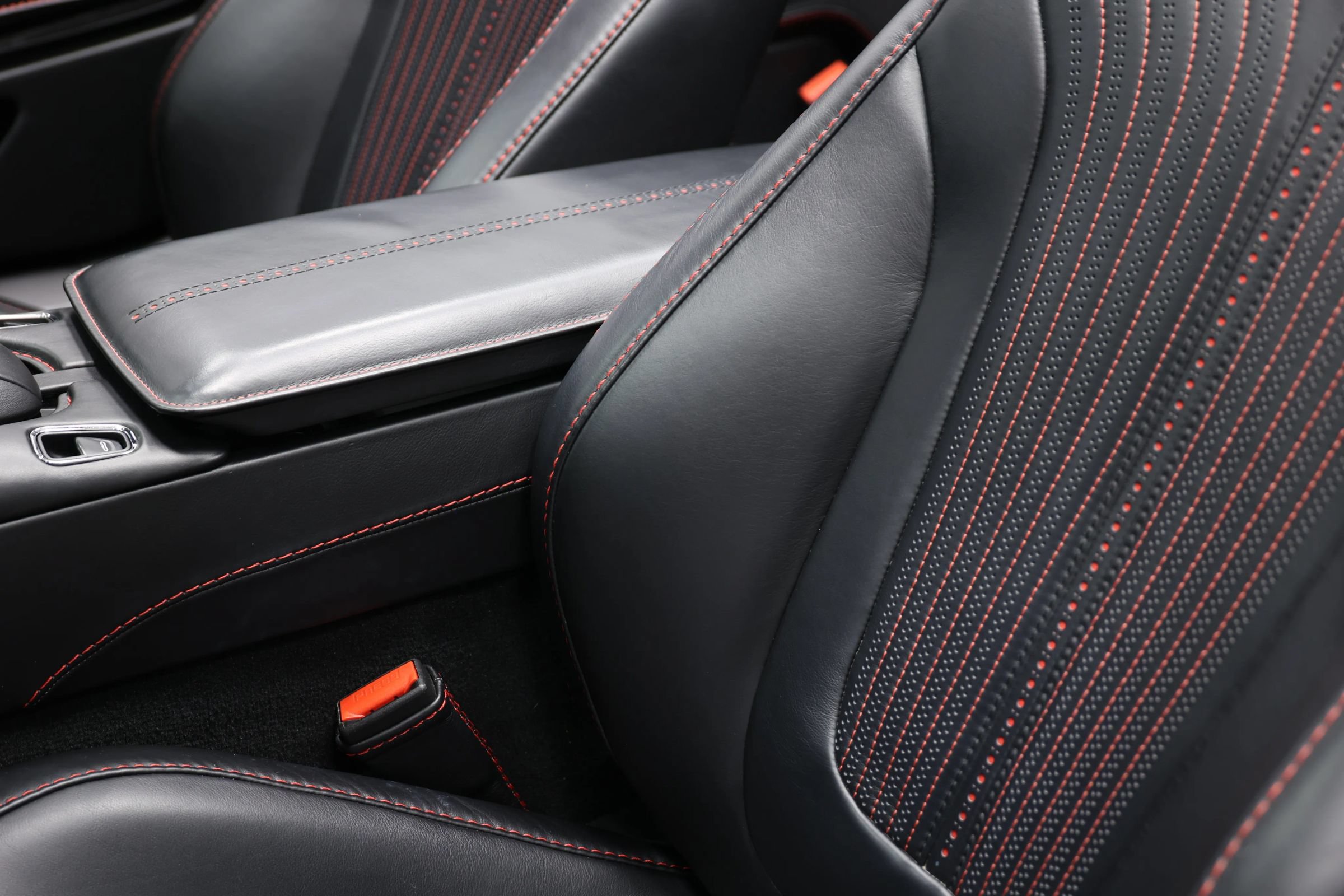 Used 2019 Aston Martin DB11 Volante RWD image 22