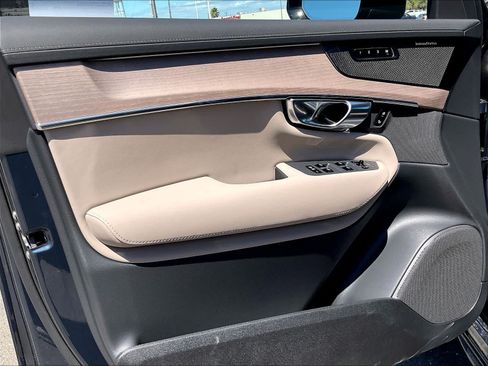 New 2026 Volvo XC90 T8 Ultra w/ Protection Package AWD/4WD image 24