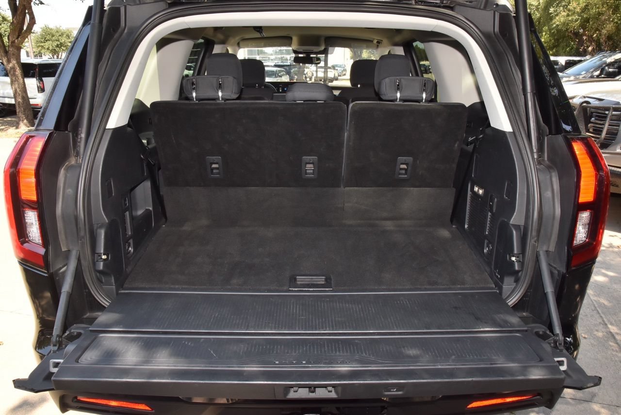 Used 2025 Ford Expedition Active RWD image 36
