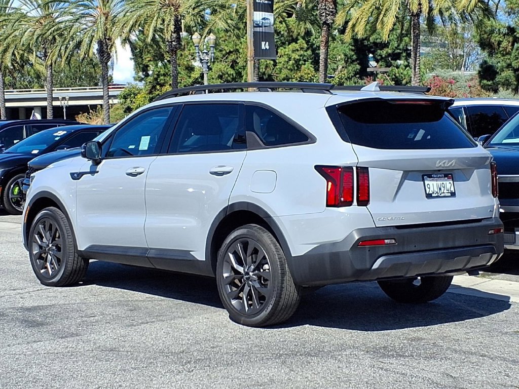 Certified 2023 Kia Sorento X-Line EX AWD/4WD image 4