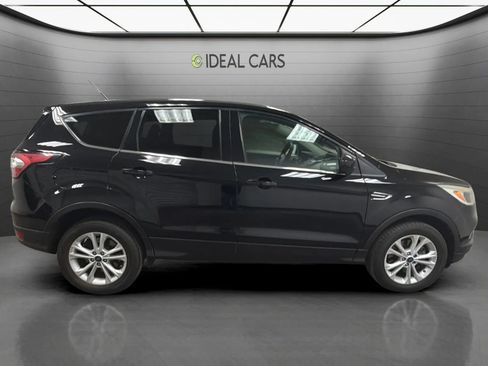 Used 2017 Ford Escape SE AWD/4WD image 4