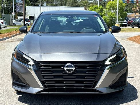 Certified 2025 Nissan Altima 2.5 SV FWD image 2