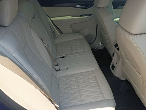 Used 2022 Buick Envision Avenir w/ Technology Package II FWD image 6