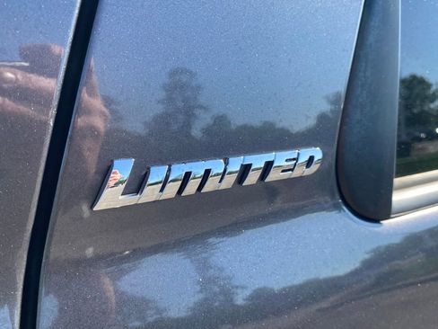 Used 2015 Toyota Sequoia Limited AWD/4WD image 16