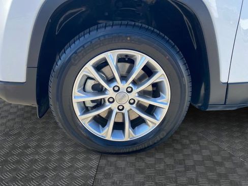 Used 2022 Jeep Cherokee Latitude Lux w/ Mopar Interior Package image 34