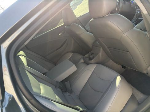 Used 2017 Chevrolet Volt LT w/ Comfort Package image 19