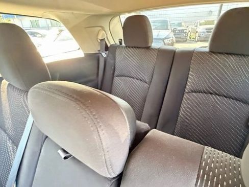 Used 2015 Dodge Journey SXT w/ Flexible Seating Group image 11