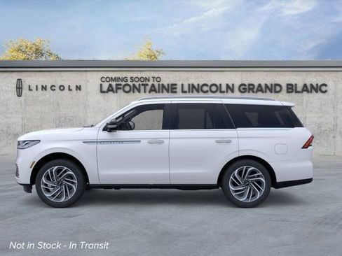New 2025 Lincoln Navigator Reserve AWD/4WD image 3