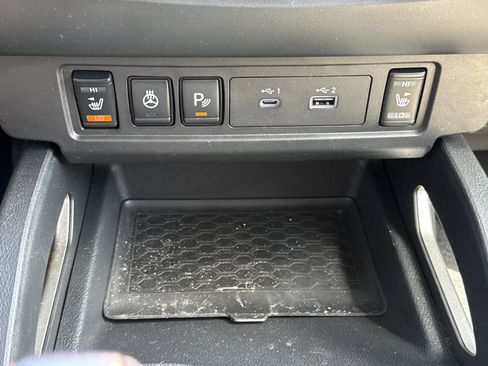 Used 2022 Nissan Frontier SV image 20