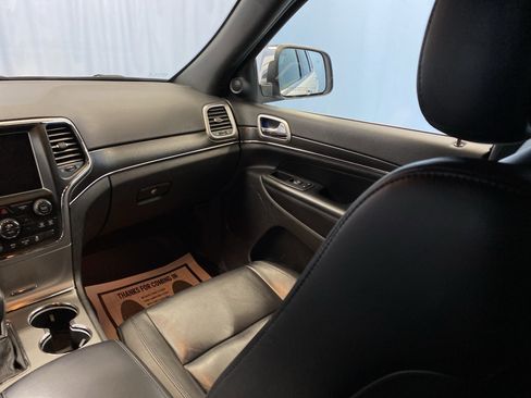 Used 2018 Jeep Grand Cherokee Limited image 30