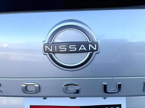 Certified 2023 Nissan Rogue SV image 30