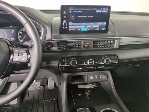 Used 2024 Honda Pilot Touring image 17