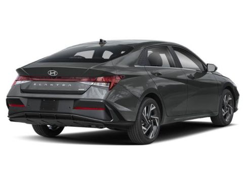 Used 2024 Hyundai Elantra Limited FWD image 5