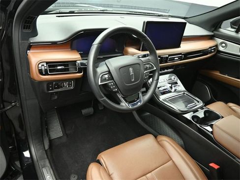 Certified 2023 Lincoln Nautilus Reserve w/ Equipment Group 202A image 9