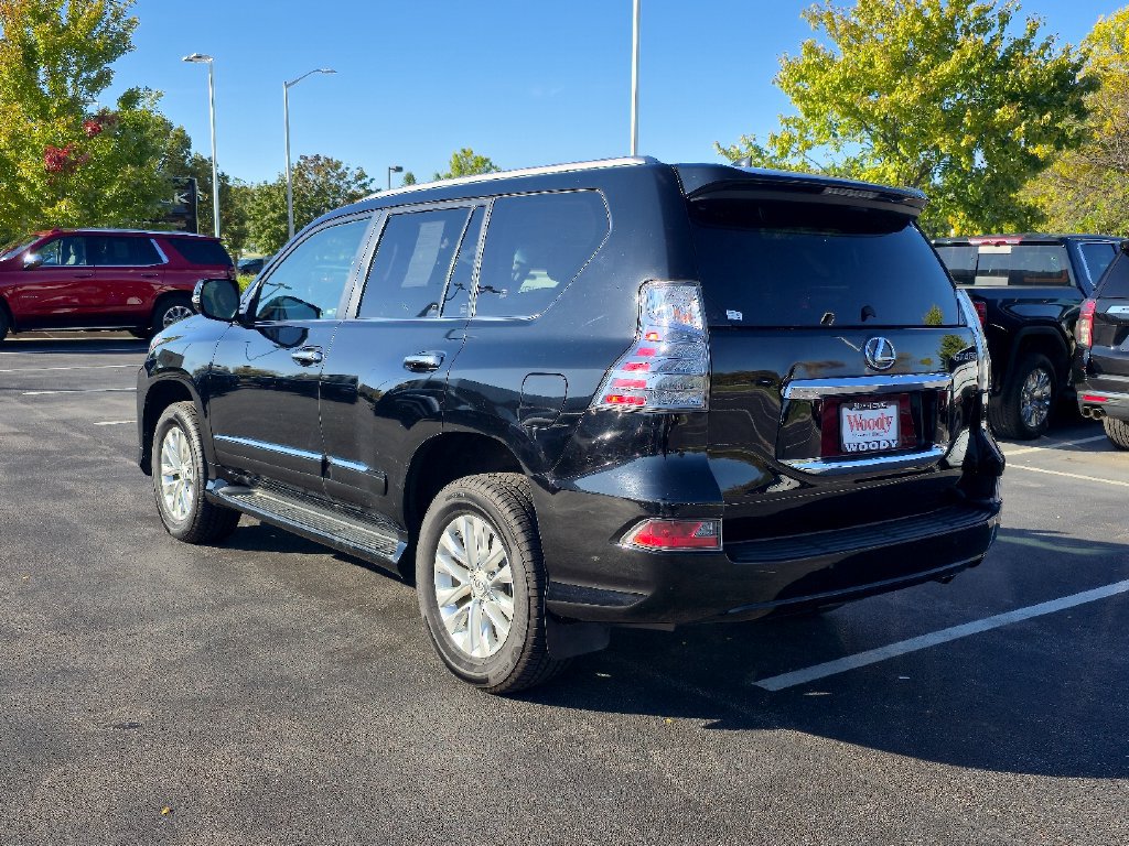 Used 2018 Lexus GX 460 Premium w/ Premium Package AWD/4WD image 10