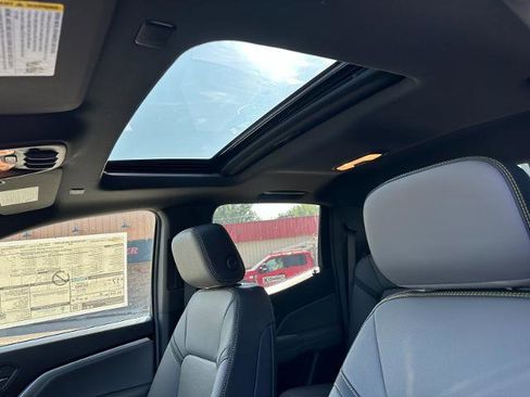 New 2025 Chevrolet Colorado ZR2 w/ Technology Package image 14