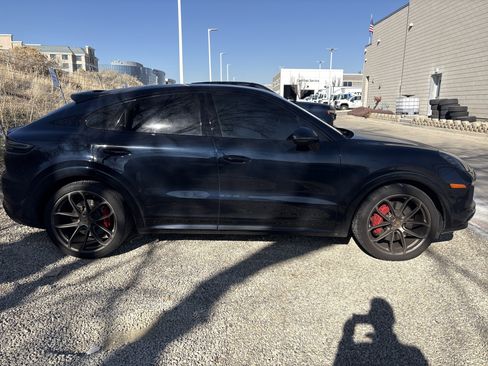 Used 2021 Porsche Cayenne GTS image 6