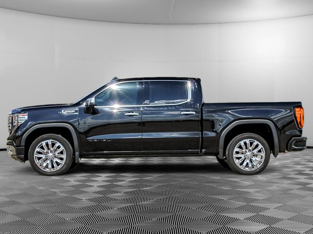 Used 2023 GMC Sierra 1500 Denali w/ Technology Package AWD/4WD image 4