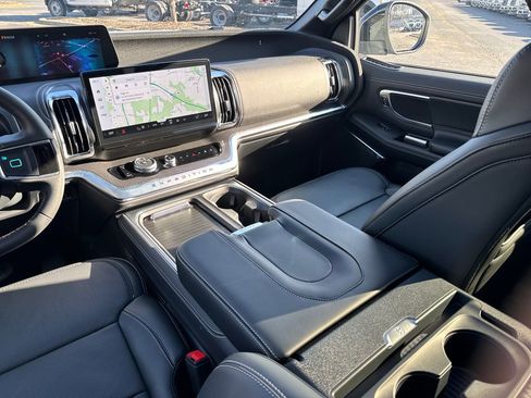 New 2026 Ford Expedition Max Platinum w/ Stealth Performance Package image 31