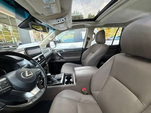 Used 2022 Lexus GX 460 Premium w/ Premium Package AWD/4WD image 9