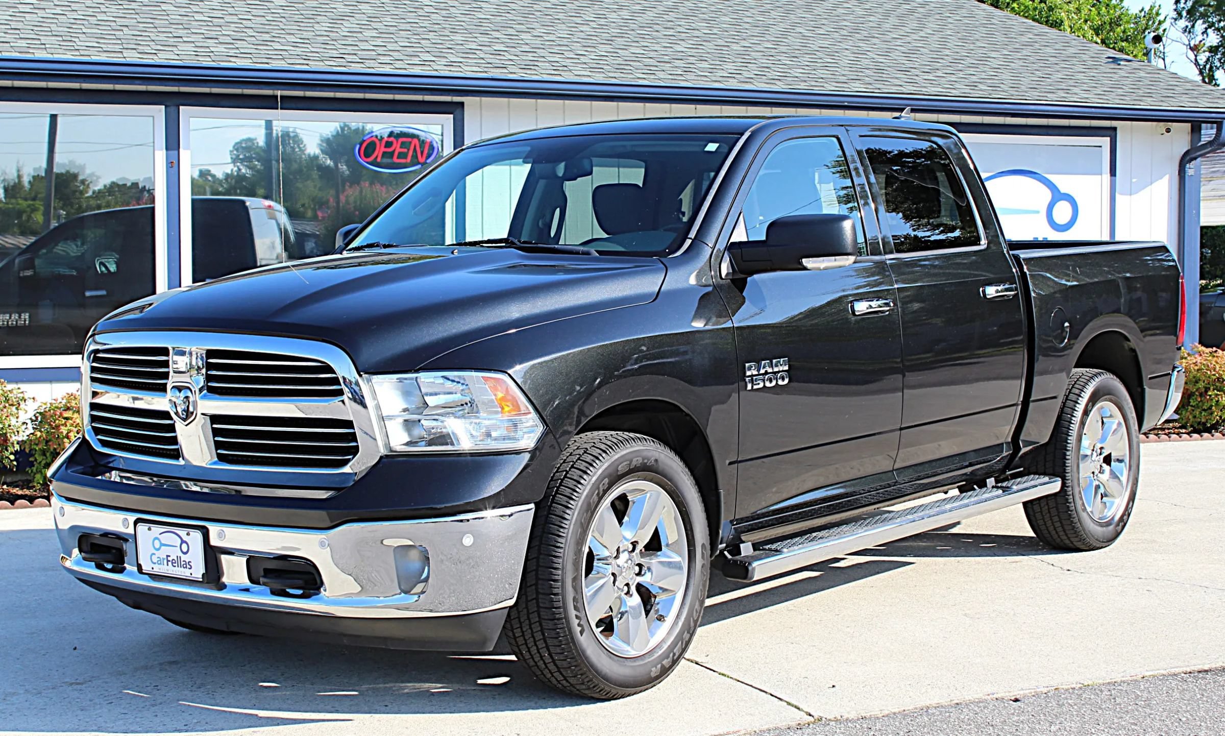 Used 2017 RAM 1500 Big Horn AWD/4WD image 1