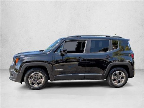 Used 2018 Jeep Renegade Latitude FWD image 2
