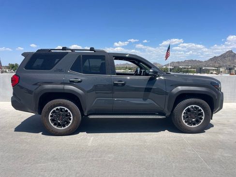 Used 2025 Toyota 4Runner TRD Off-Road Premium AWD/4WD image 2