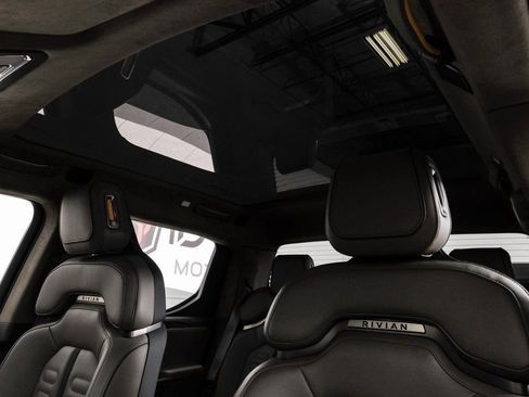 Used 2022 Rivian R1T Launch Edition image 6