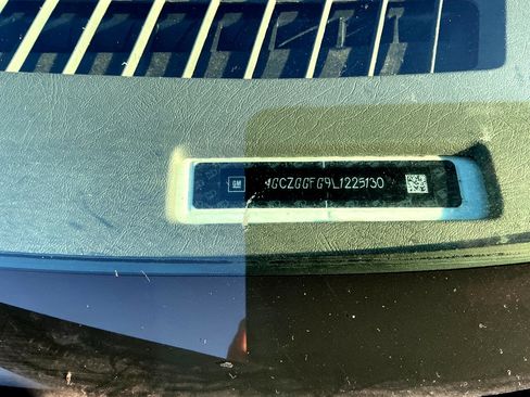 Used 2020 Chevrolet Express 3500 w/ Driver Convenience Package image 28