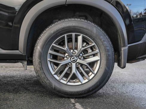 Used 2022 Nissan Rogue S image 8