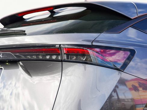 Used 2024 Nissan Ariya AWD image 10