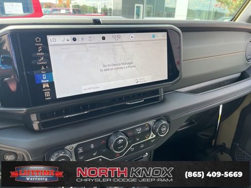 New 2025 Jeep Gladiator Mojave image 9