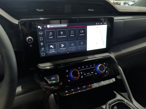 Used 2025 GMC Sierra 1500 AT4 w/ Technology Package AWD/4WD image 10