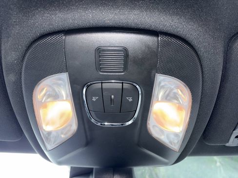 Used 2024 Jeep Compass Latitude AWD/4WD image 30