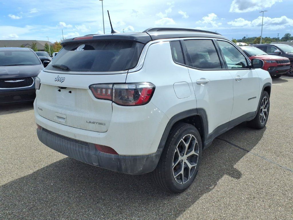 Used 2024 Jeep Compass Limited AWD/4WD image 4