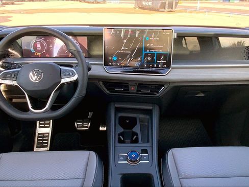 New 2026 Volkswagen Tiguan SE R-Line AWD/4WD image 5