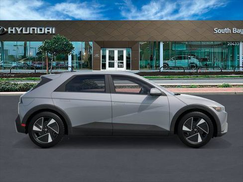 New 2026 Hyundai Ioniq 5 SEL RWD image 7