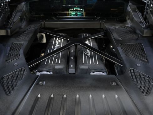Used 2015 Lamborghini Huracan LP 610-4 AWD/4WD image 45